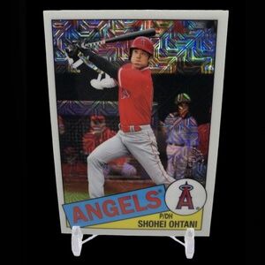 RARE* Shohei Ohtani Topps Chrome Refractor Baseball Card ~ Los Angeles Dodgers